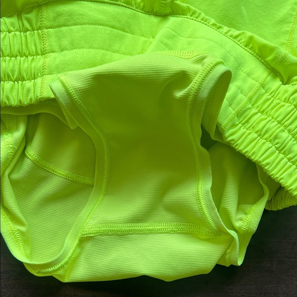 Bright, lightweight, and made to move—these Lululemon Hotty Hot 2.5” shorts are - Picture 8 of 9